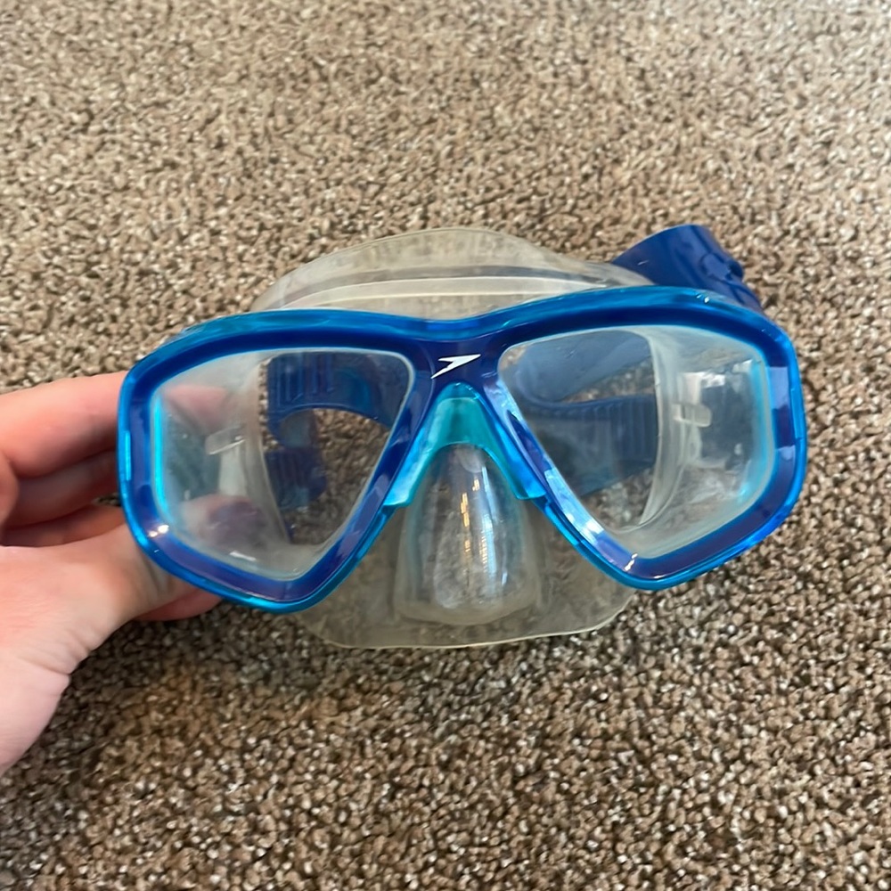 Speedo goggles